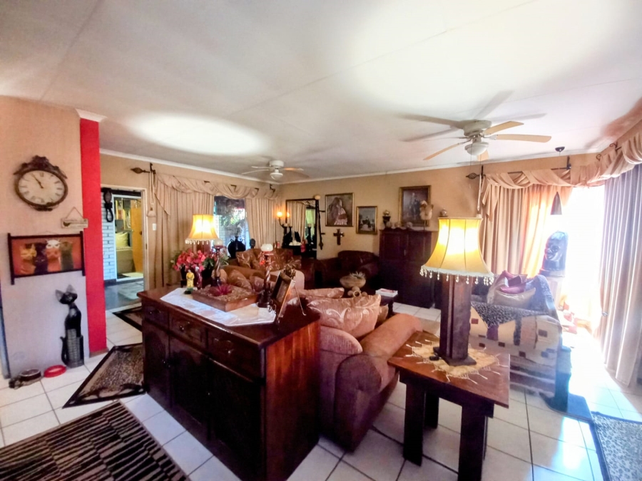 2 Bedroom Property for Sale in Safari Gardens North West